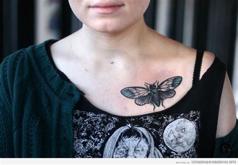 tatuajes para mujeres en el pecho